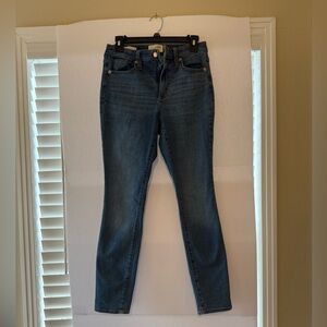 Universal Thread Women's Straight Leg Jeans - Dark Blue